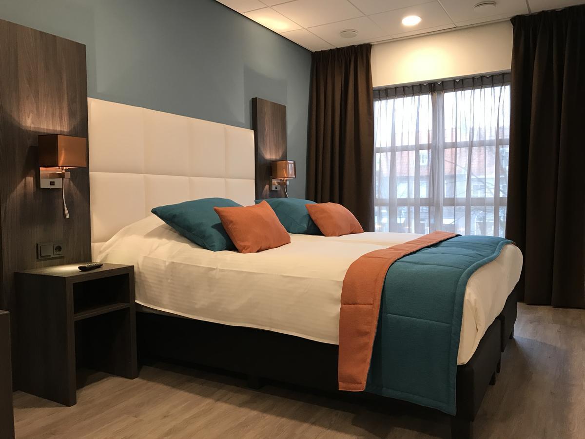 Rivers Hotel สเลาส์ ภายนอก รูปภาพ