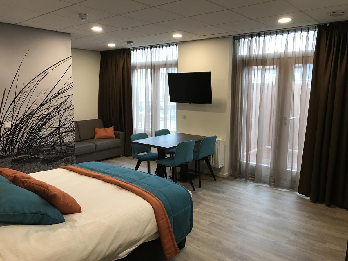 Rivers Hotel สเลาส์ ภายนอก รูปภาพ